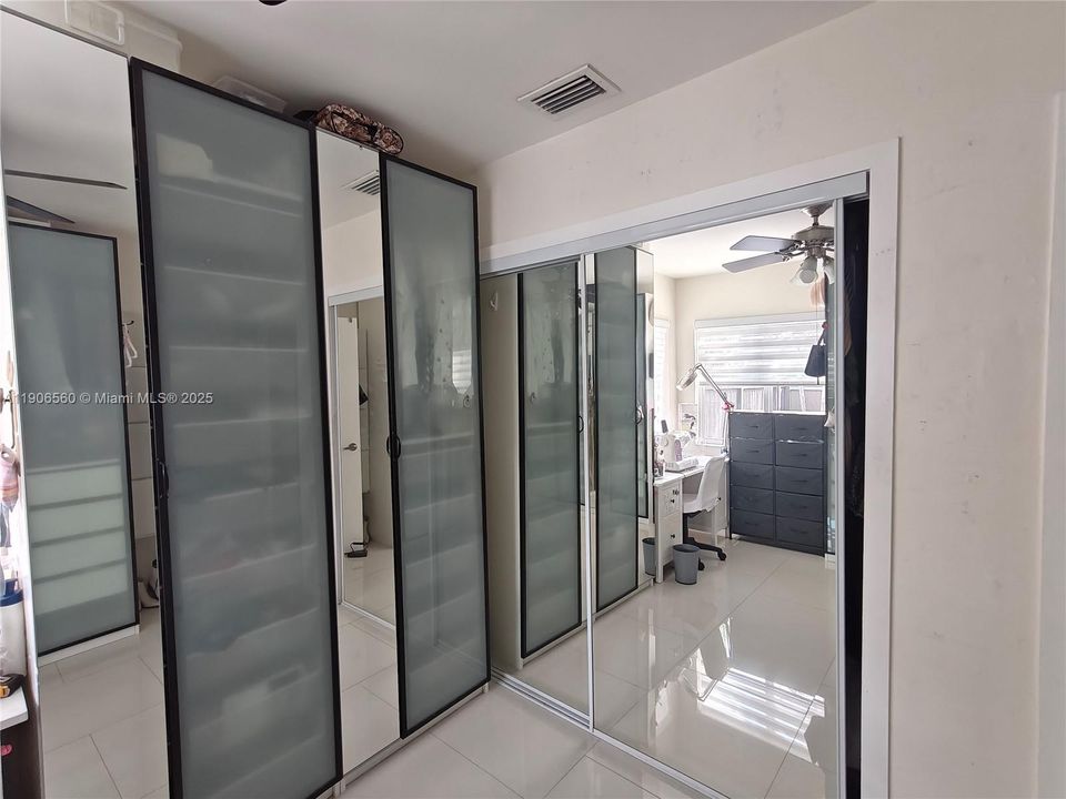 For Sale: $760,000 (3 beds, 2 baths, 1564 Square Feet)