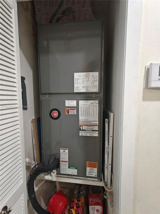 For Sale: $760,000 (3 beds, 2 baths, 1564 Square Feet)