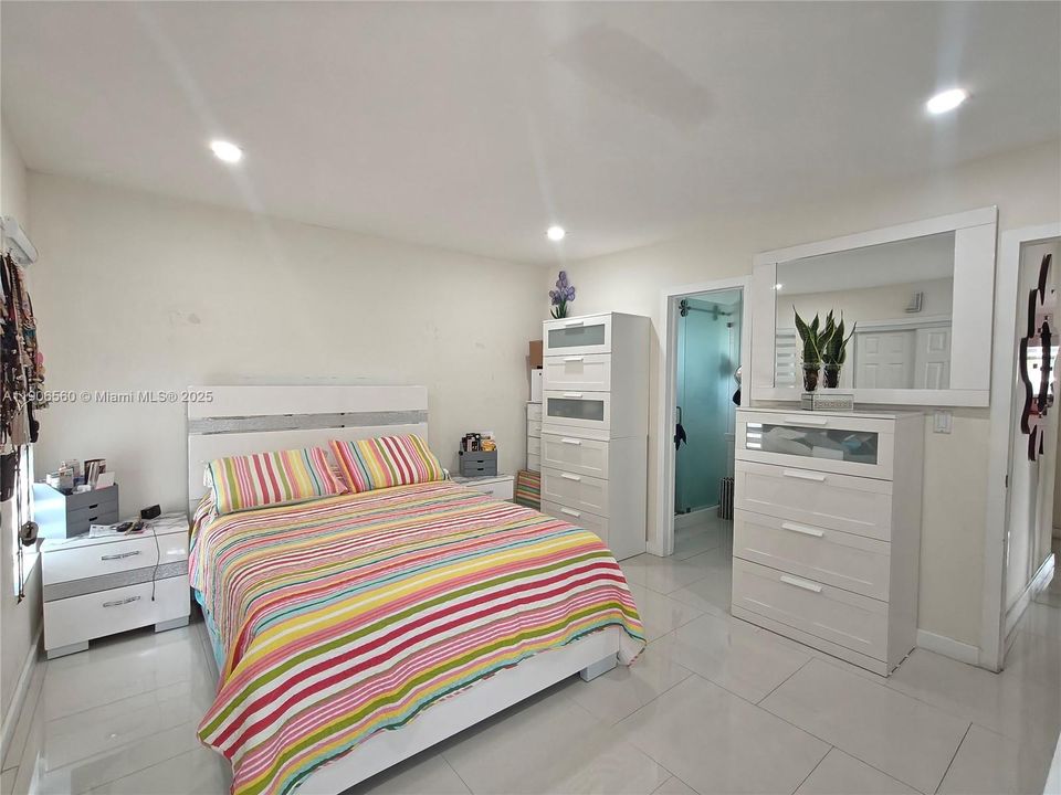 For Sale: $760,000 (3 beds, 2 baths, 1564 Square Feet)