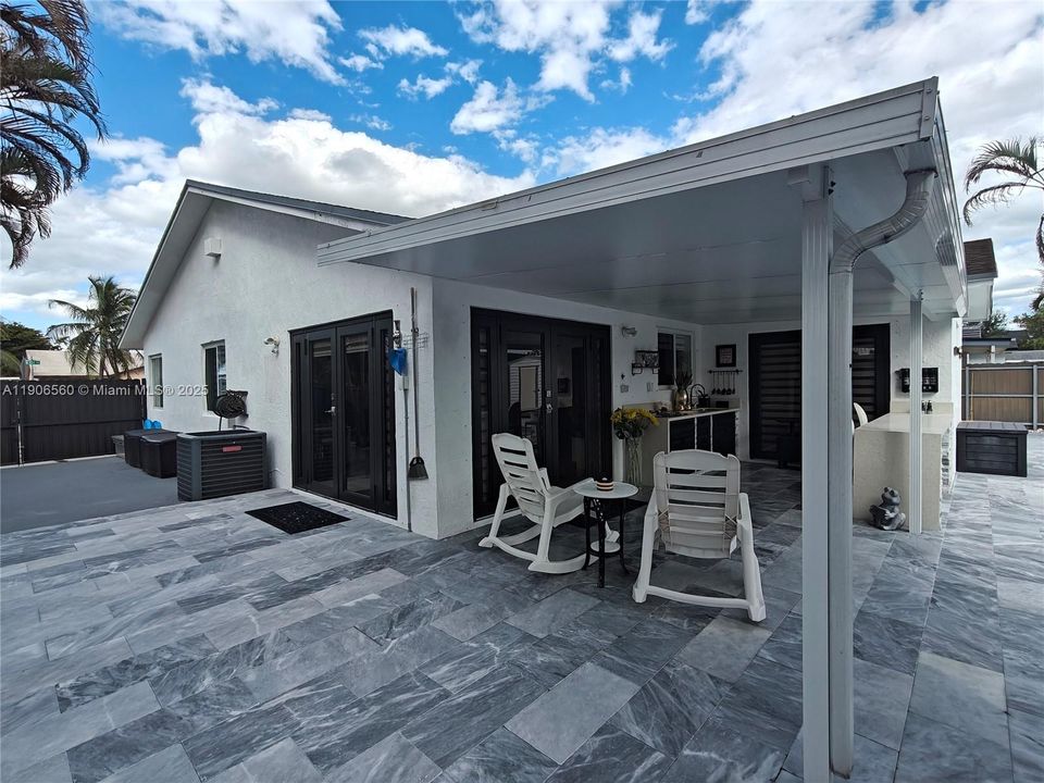 For Sale: $760,000 (3 beds, 2 baths, 1564 Square Feet)