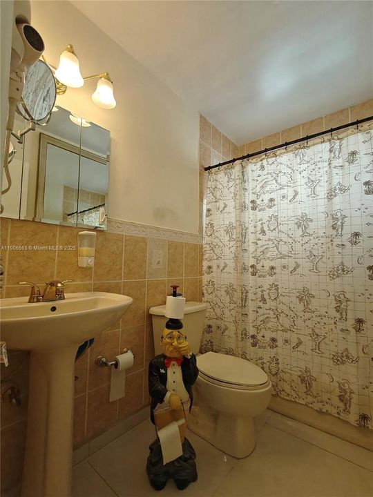 For Sale: $760,000 (3 beds, 2 baths, 1564 Square Feet)