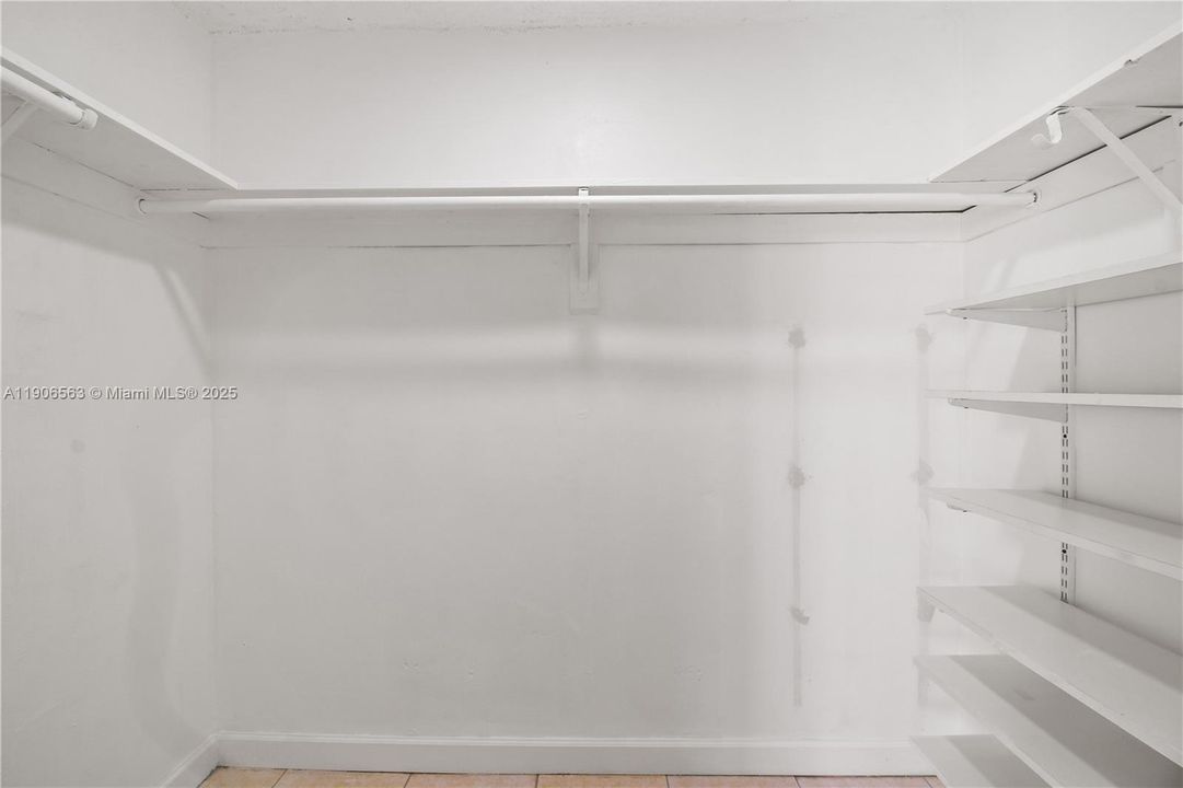 Recently Rented: $2,000 (2 beds, 1 baths, 998 Square Feet)