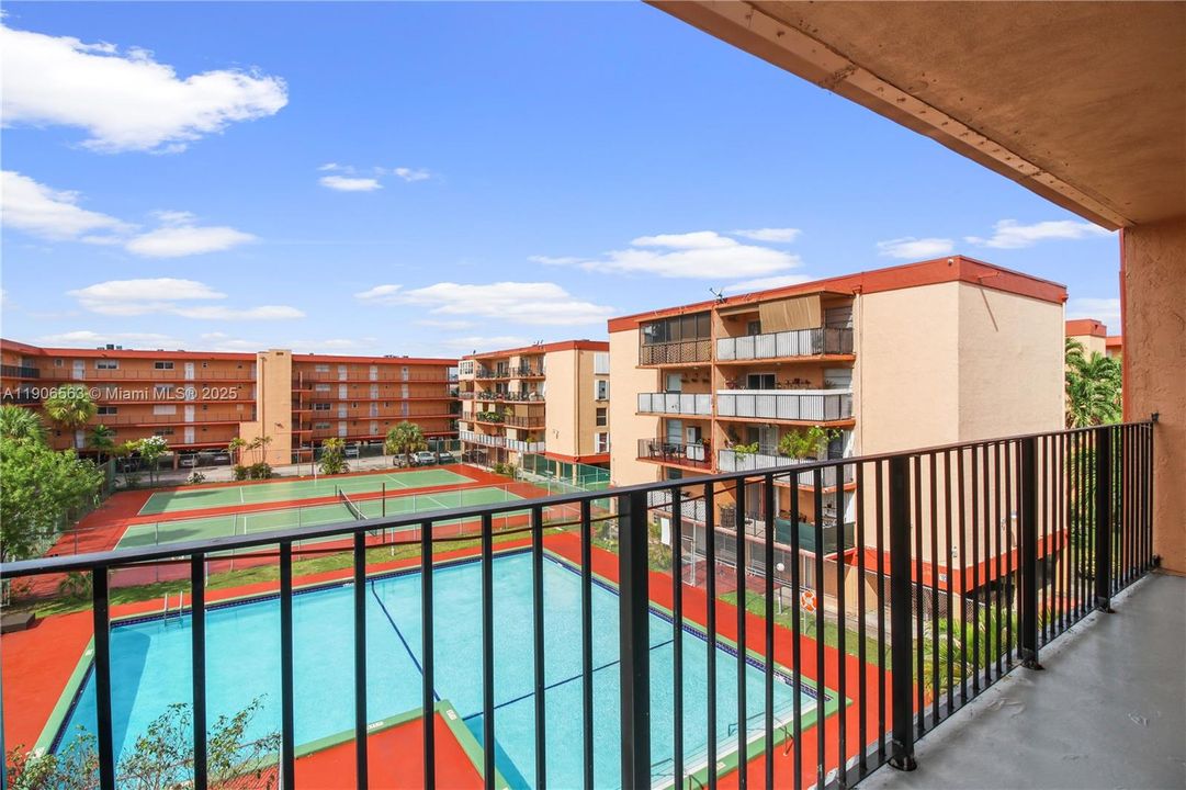 Recently Rented: $2,000 (2 beds, 1 baths, 998 Square Feet)