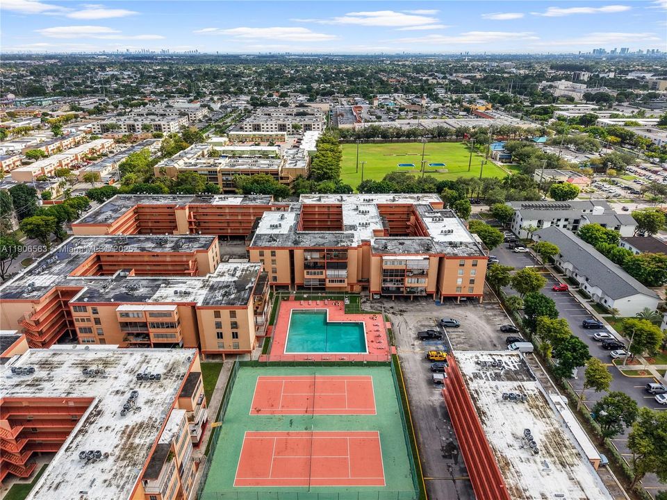 Recently Rented: $2,000 (2 beds, 1 baths, 998 Square Feet)