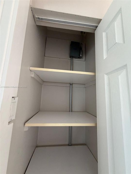 最近售出: $600,000 (4 贝兹, 2 浴室, 1585 平方英尺)