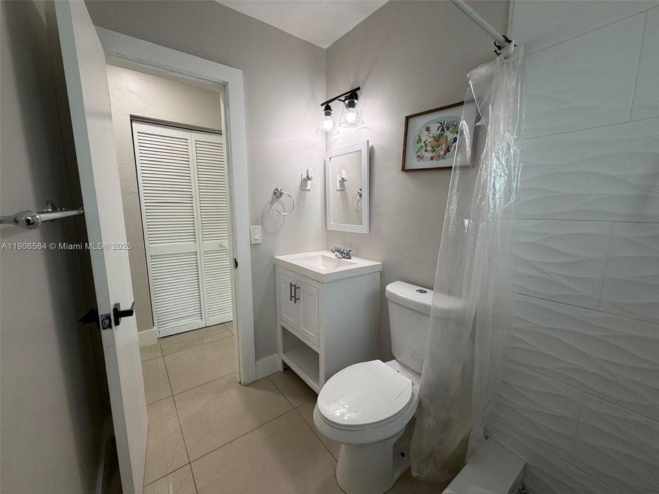 最近售出: $600,000 (4 贝兹, 2 浴室, 1585 平方英尺)