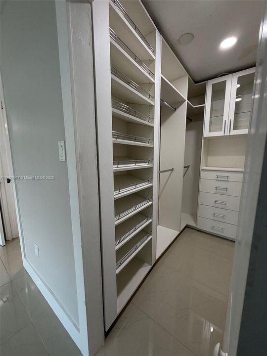 最近售出: $600,000 (4 贝兹, 2 浴室, 1585 平方英尺)