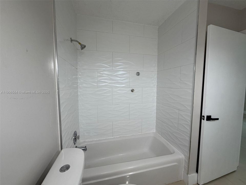 最近售出: $600,000 (4 贝兹, 2 浴室, 1585 平方英尺)