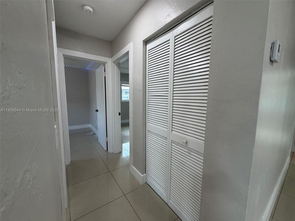 最近售出: $600,000 (4 贝兹, 2 浴室, 1585 平方英尺)