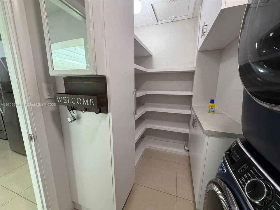 最近售出: $600,000 (4 贝兹, 2 浴室, 1585 平方英尺)