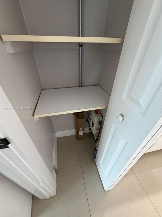 最近售出: $600,000 (4 贝兹, 2 浴室, 1585 平方英尺)