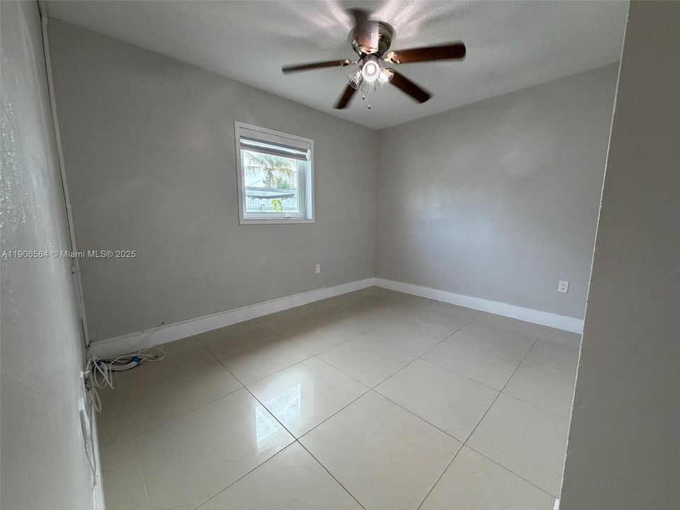 最近售出: $600,000 (4 贝兹, 2 浴室, 1585 平方英尺)