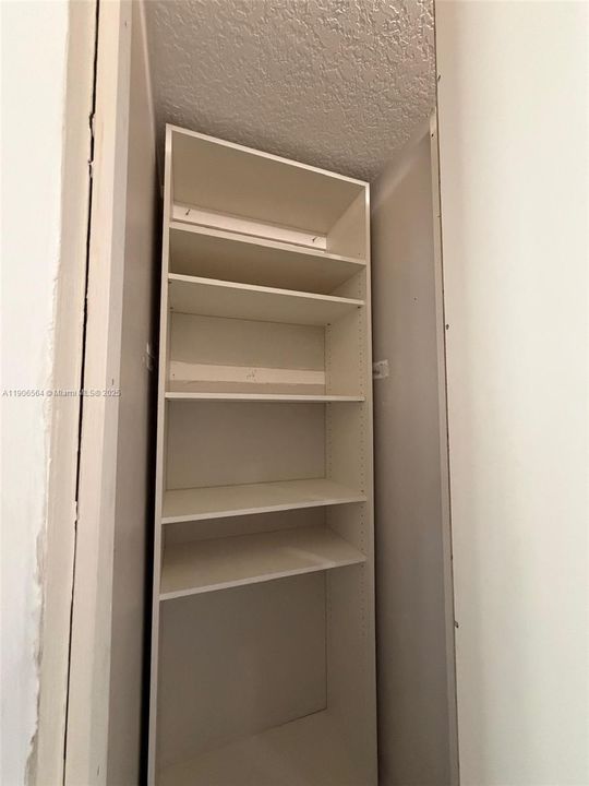 最近售出: $600,000 (4 贝兹, 2 浴室, 1585 平方英尺)