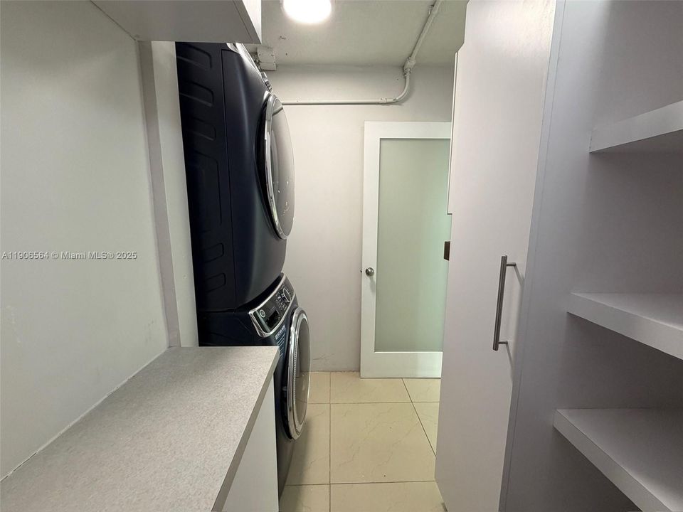 最近售出: $600,000 (4 贝兹, 2 浴室, 1585 平方英尺)