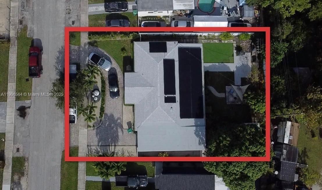 最近售出: $600,000 (4 贝兹, 2 浴室, 1585 平方英尺)