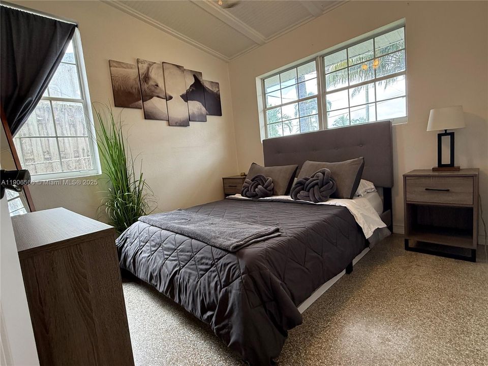 Active With Contract: $4,700 (3 beds, 2 baths, 1222 Square Feet)