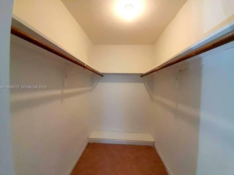 待售: $180,000 (2 贝兹, 2 浴室, 873 平方英尺)