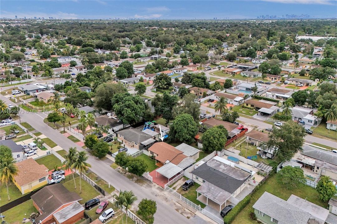 Active With Contract: $560,000 (3 beds, 2 baths, 1759 Square Feet)