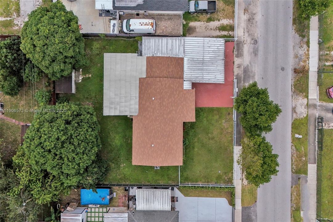 Active With Contract: $560,000 (3 beds, 2 baths, 1759 Square Feet)