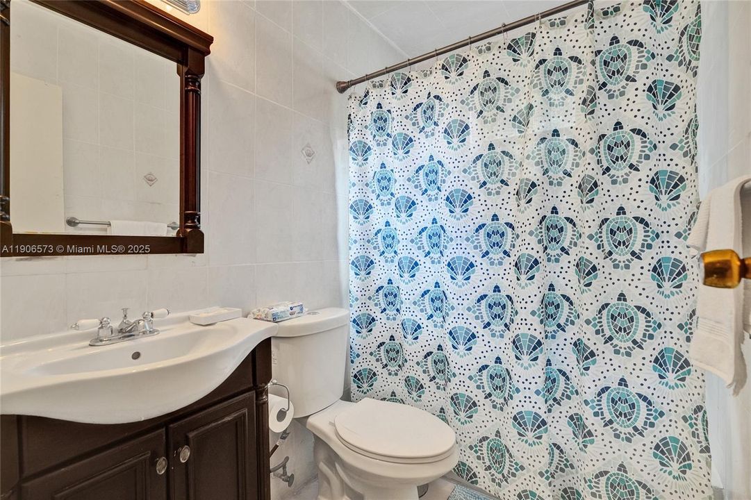 Active With Contract: $560,000 (3 beds, 2 baths, 1759 Square Feet)