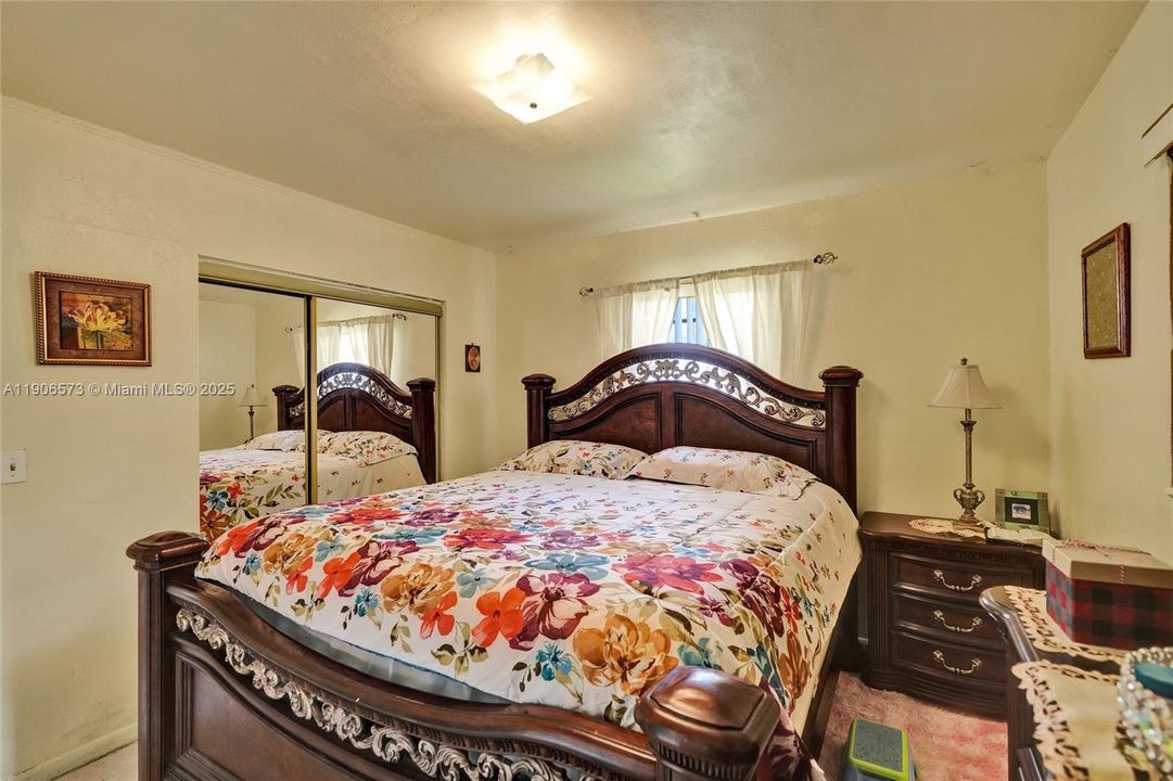 Active With Contract: $560,000 (3 beds, 2 baths, 1759 Square Feet)