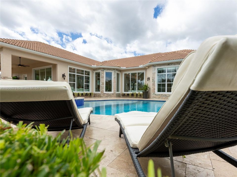 For Sale: $2,395,000 (4 beds, 4 baths, 4038 Square Feet)