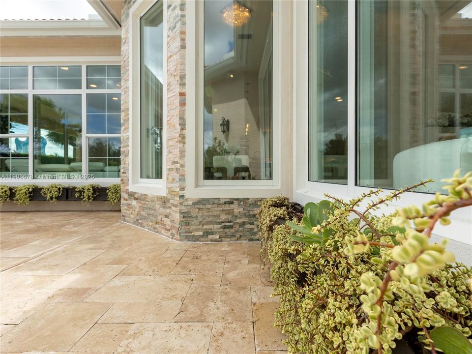 For Sale: $2,395,000 (4 beds, 4 baths, 4038 Square Feet)