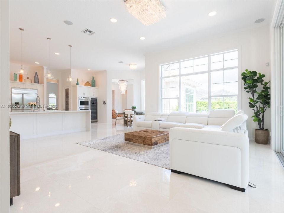 For Sale: $2,395,000 (4 beds, 4 baths, 4038 Square Feet)