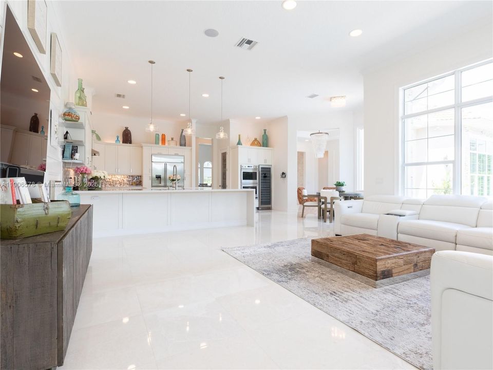 For Sale: $2,395,000 (4 beds, 4 baths, 4038 Square Feet)