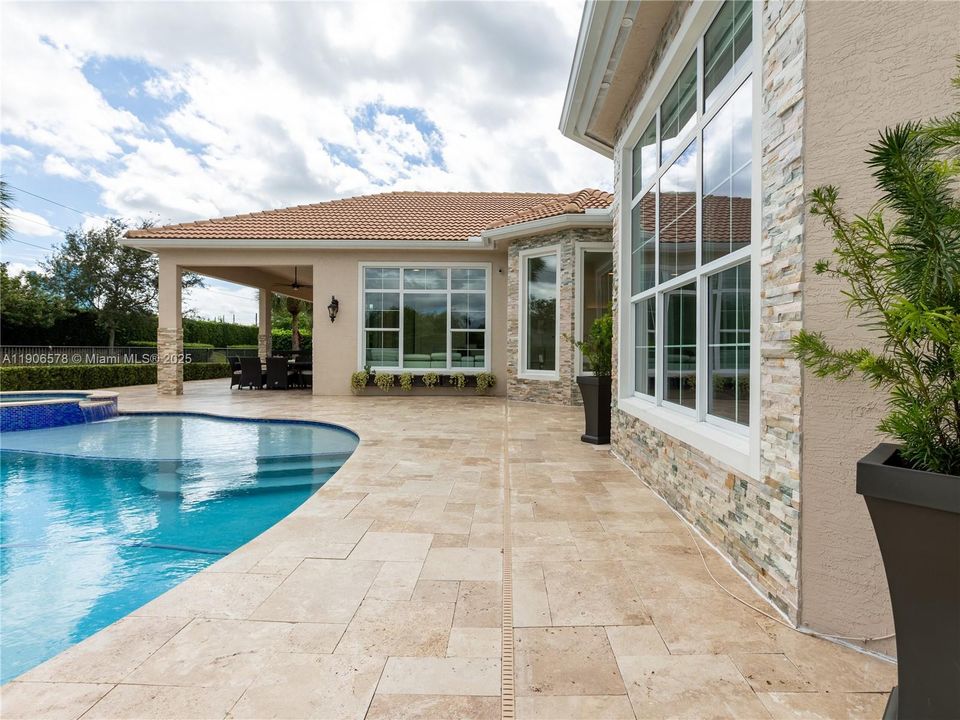 For Sale: $2,395,000 (4 beds, 4 baths, 4038 Square Feet)