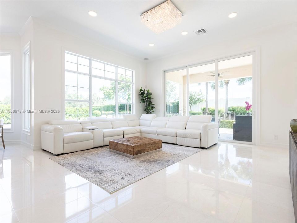 For Sale: $2,395,000 (4 beds, 4 baths, 4038 Square Feet)