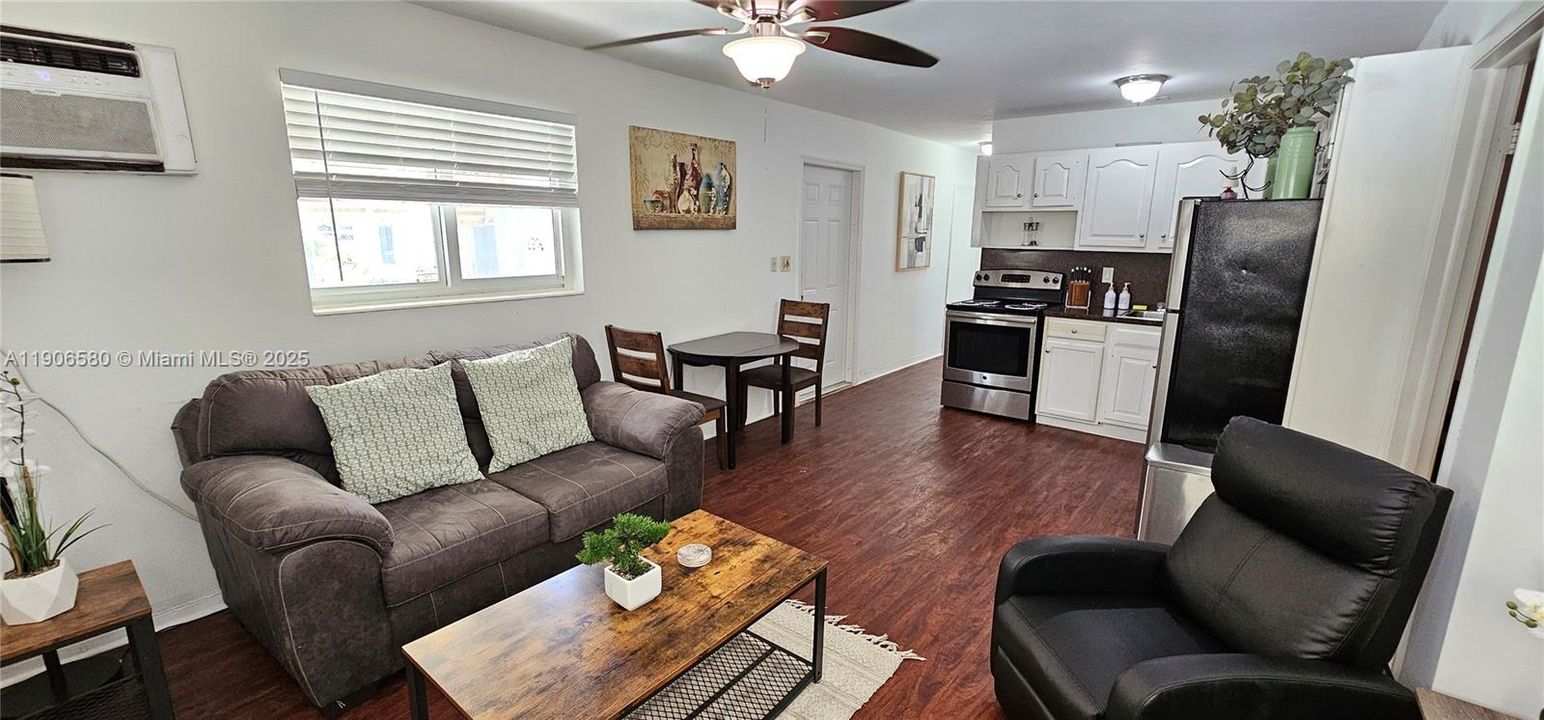 Recently Rented: $1,550 (1 beds, 1 baths, 0 Square Feet)