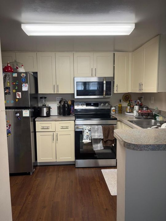 For Sale: $280,000 (3 beds, 2 baths, 1216 Square Feet)