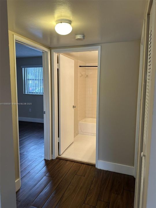 For Sale: $280,000 (3 beds, 2 baths, 1216 Square Feet)