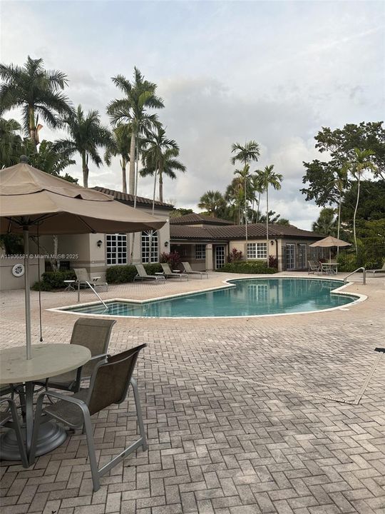 For Sale: $280,000 (3 beds, 2 baths, 1216 Square Feet)