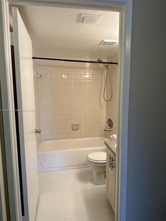 For Sale: $280,000 (3 beds, 2 baths, 1216 Square Feet)