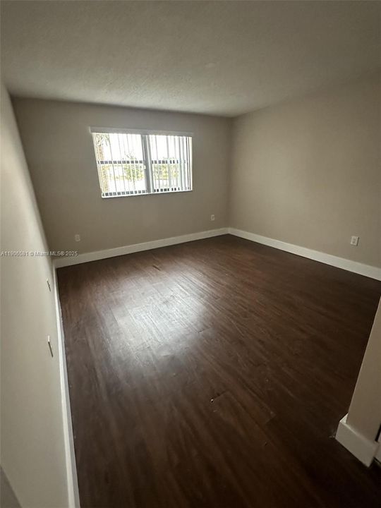 For Sale: $280,000 (3 beds, 2 baths, 1216 Square Feet)