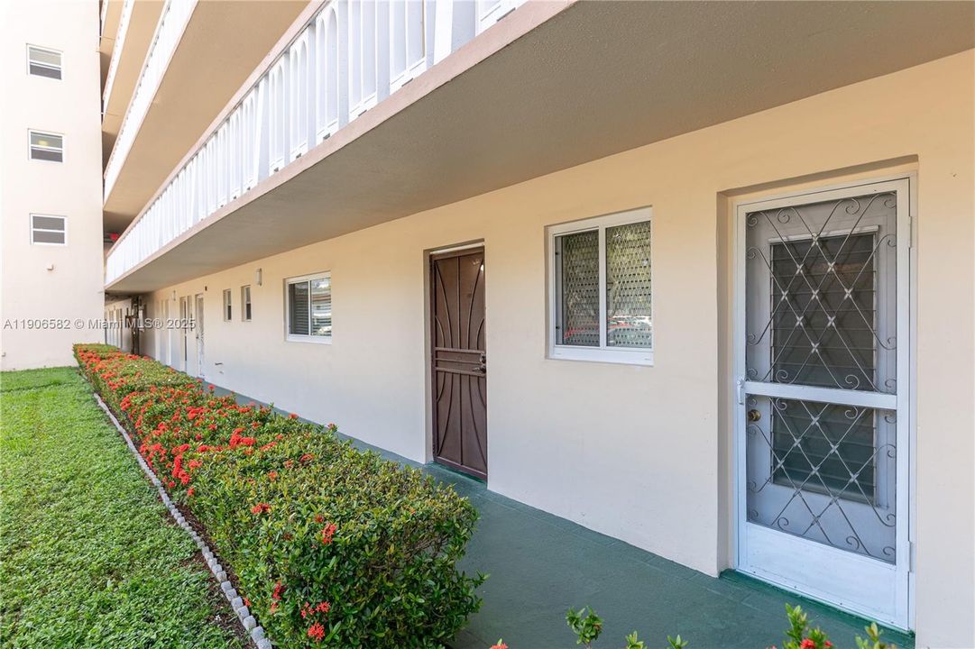 En Venta: $229,000 (2 camas, 2 baños, 1092 Pies cuadrados)