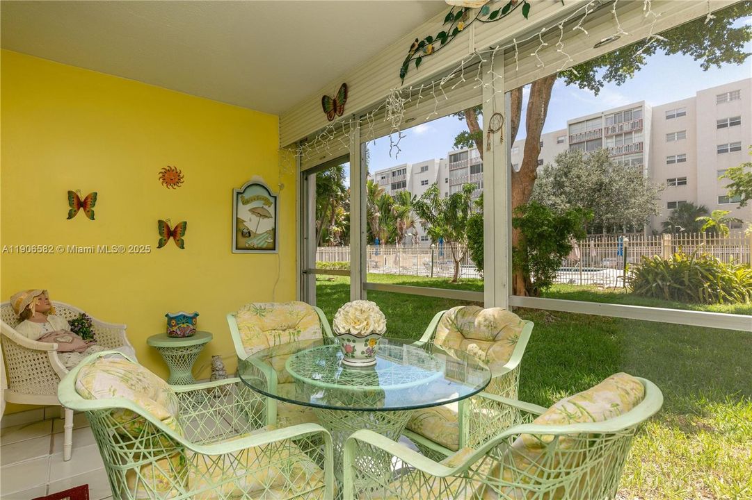 En Venta: $229,000 (2 camas, 2 baños, 1092 Pies cuadrados)