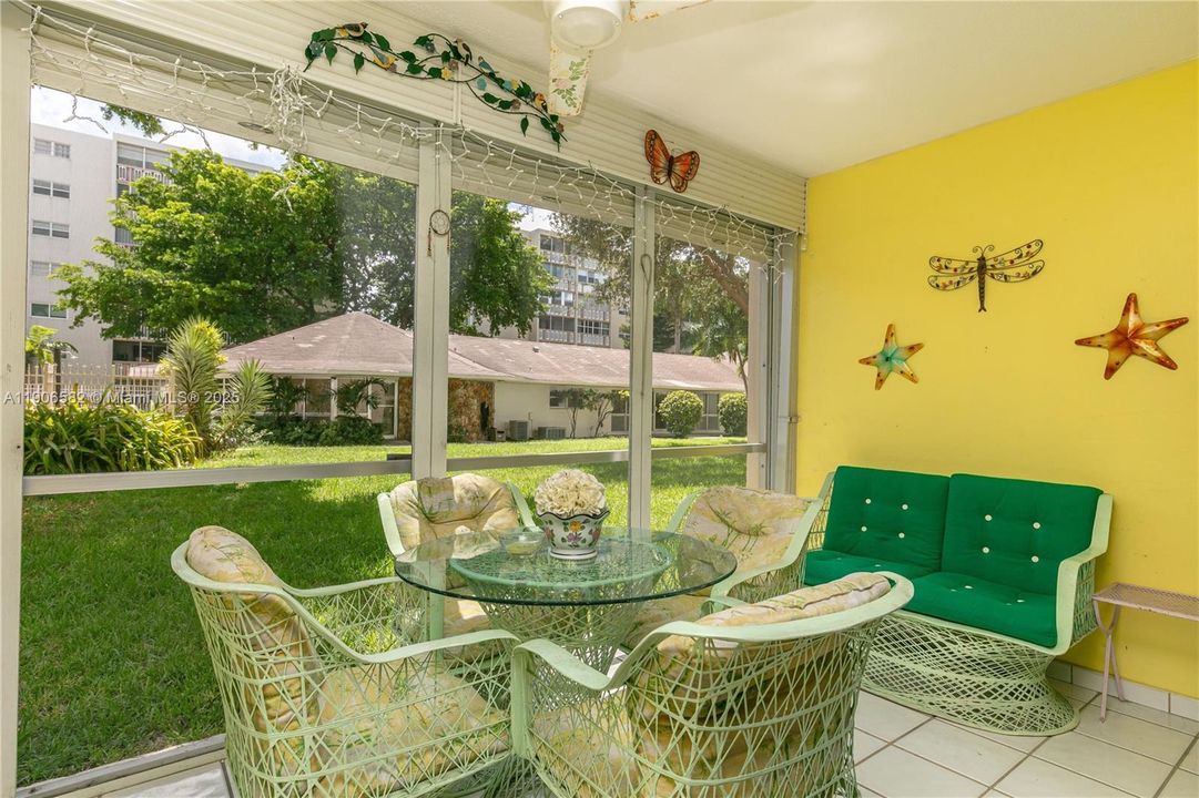 En Venta: $229,000 (2 camas, 2 baños, 1092 Pies cuadrados)