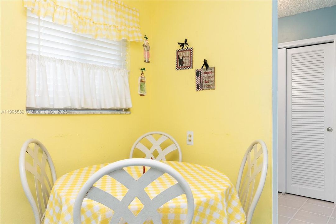 En Venta: $229,000 (2 camas, 2 baños, 1092 Pies cuadrados)