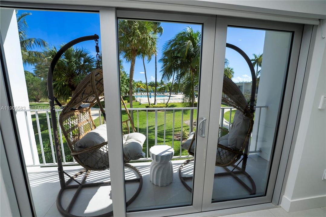 For Rent: $7,800 (2 beds, 2 baths, 1042 Square Feet)