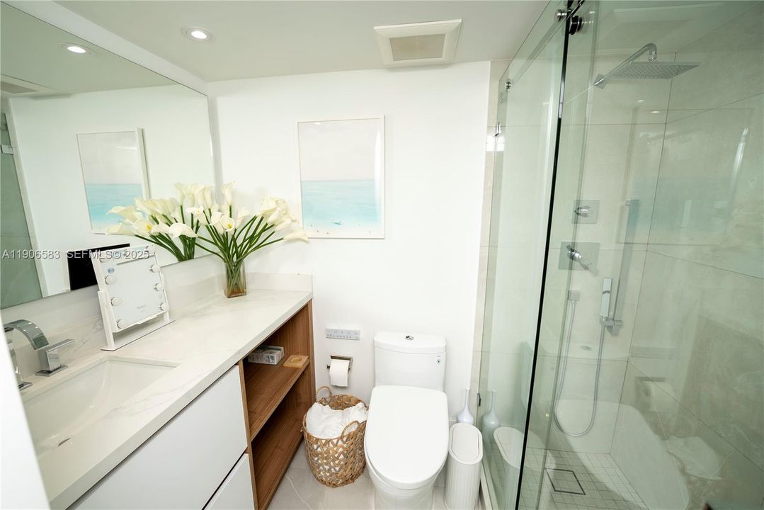 For Rent: $7,800 (2 beds, 2 baths, 1042 Square Feet)