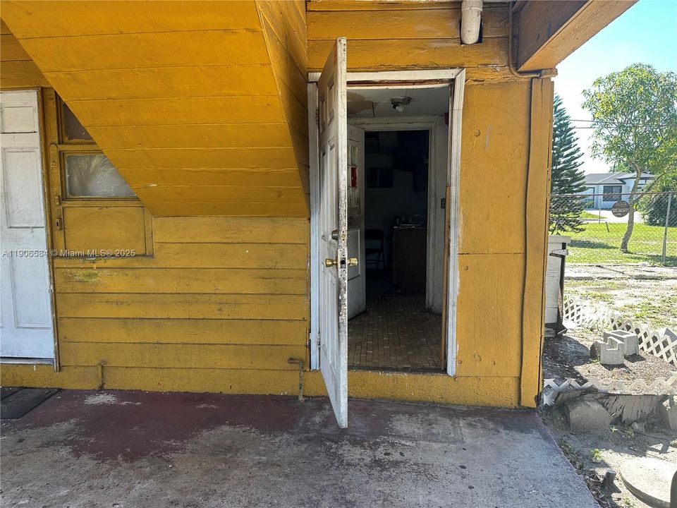 待售: $650,000 (6 贝兹, 3 浴室, 3573 平方英尺)