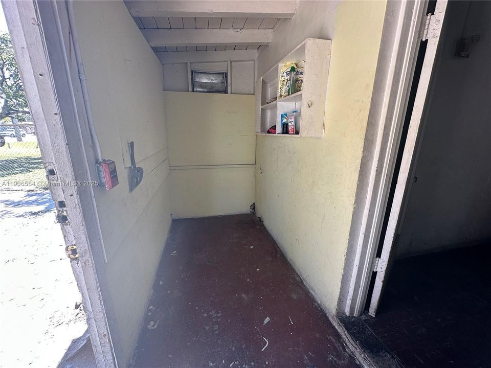 待售: $650,000 (6 贝兹, 3 浴室, 3573 平方英尺)