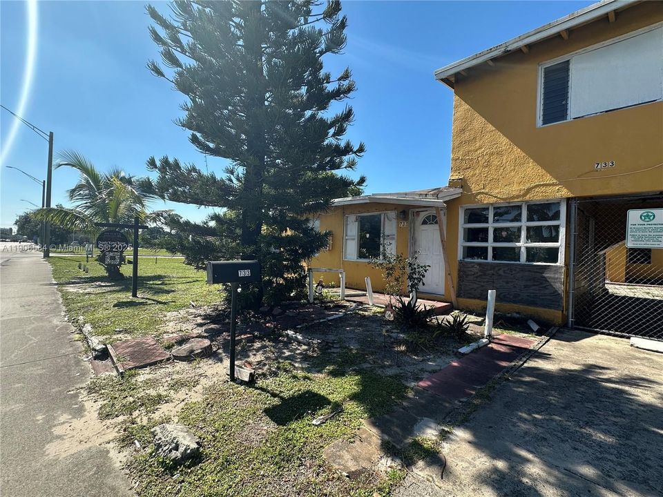 待售: $650,000 (6 贝兹, 3 浴室, 3573 平方英尺)