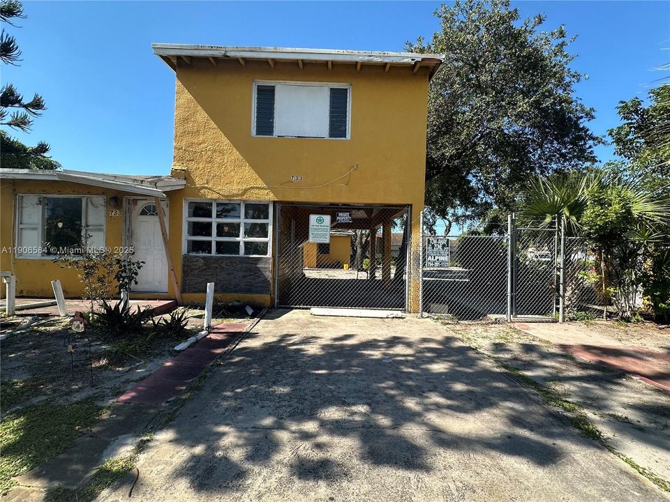 待售: $650,000 (6 贝兹, 3 浴室, 3573 平方英尺)