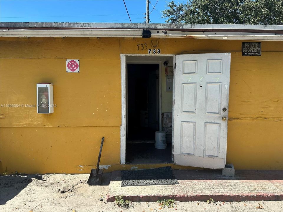 待售: $650,000 (6 贝兹, 3 浴室, 3573 平方英尺)