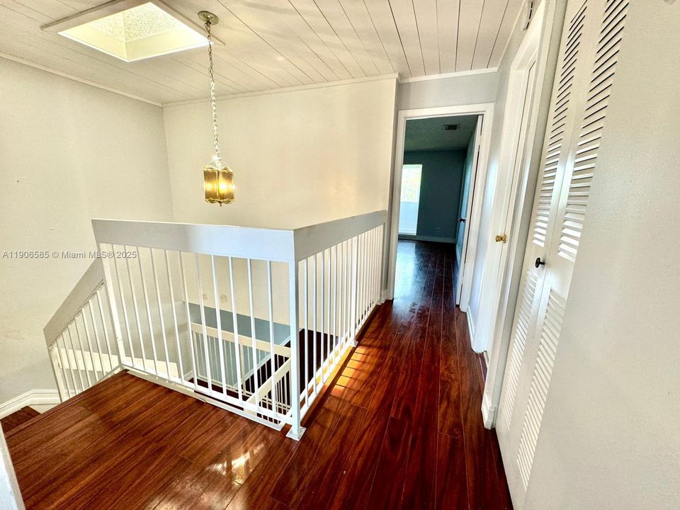 En Venta: $420,000 (4 camas, 3 baños, 1690 Pies cuadrados)