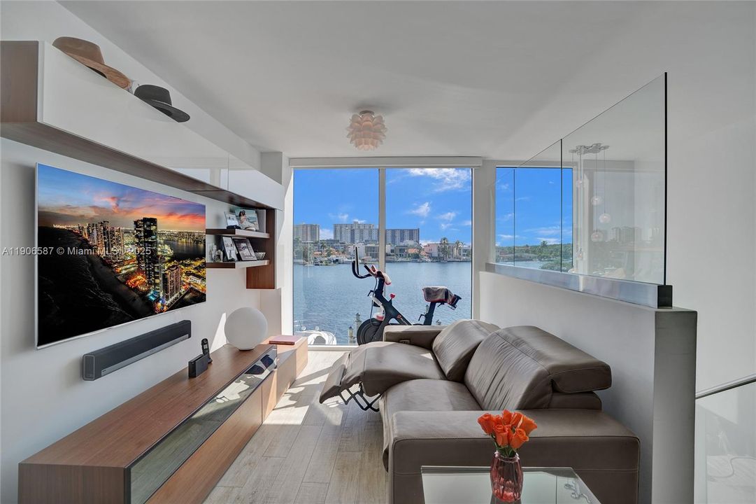 Active With Contract: $5,850 (2 beds, 3 baths, 1403 Square Feet)